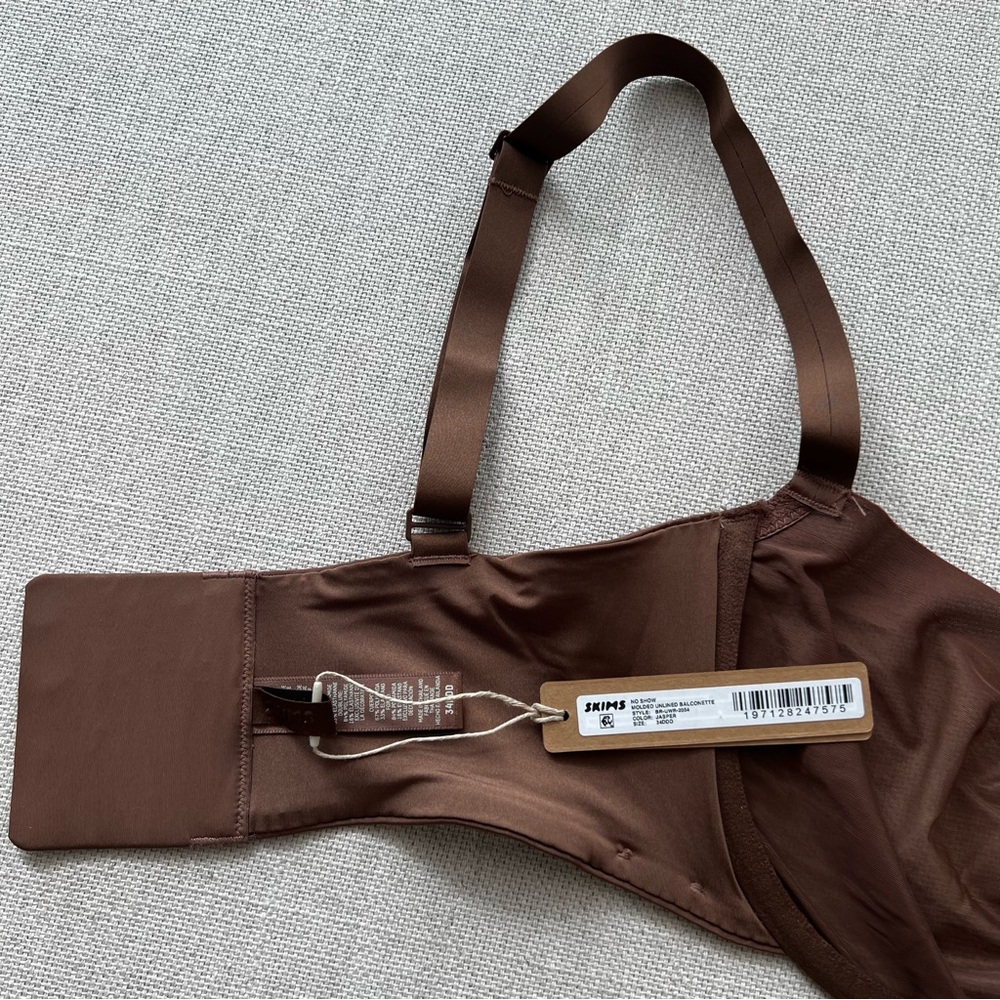 SKIMS No Show Unlined Balconette Bra - Picture 13 of 14